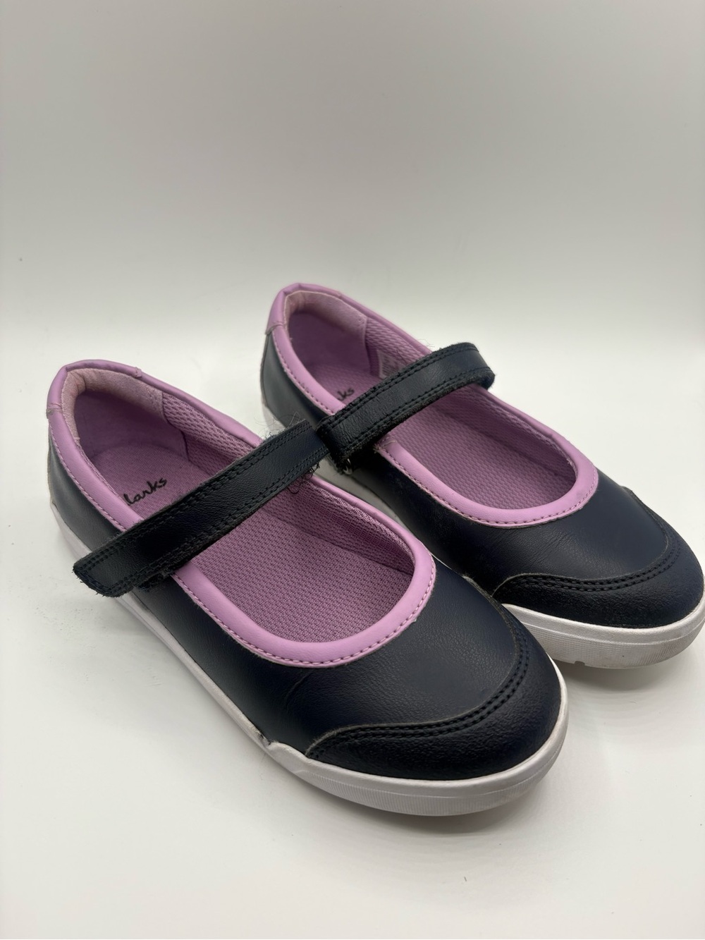 Clarks Kids Mary Jane Sneakers in Navy and Lilac size 11